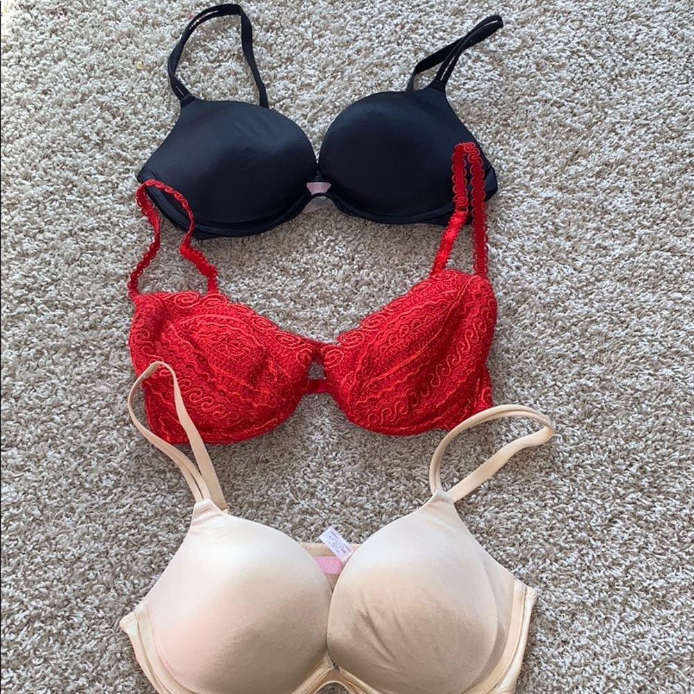 Victoria secret bras size 36C